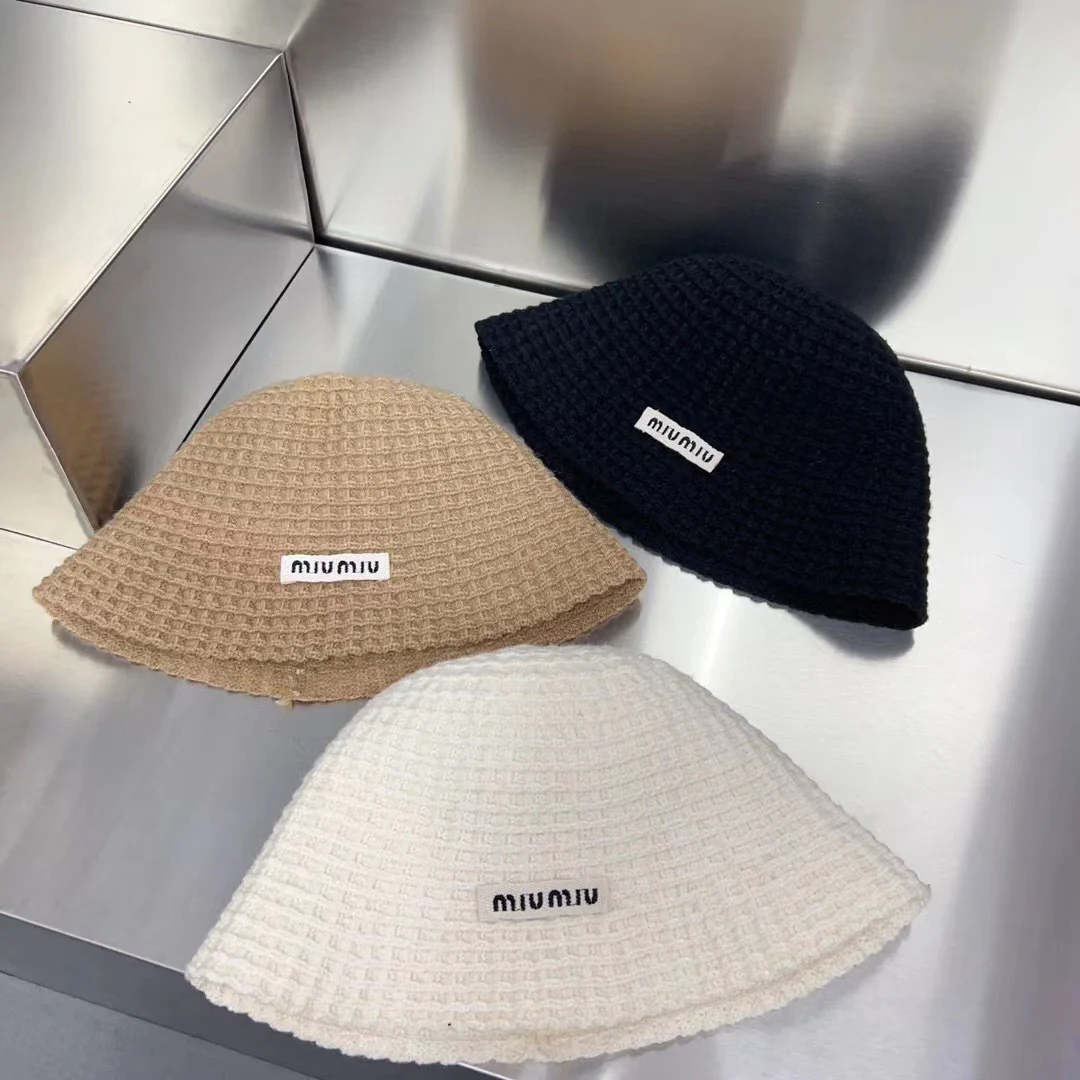 Miu Miu - Новая универсальная вязаная рыбацкая шапка 2023 года