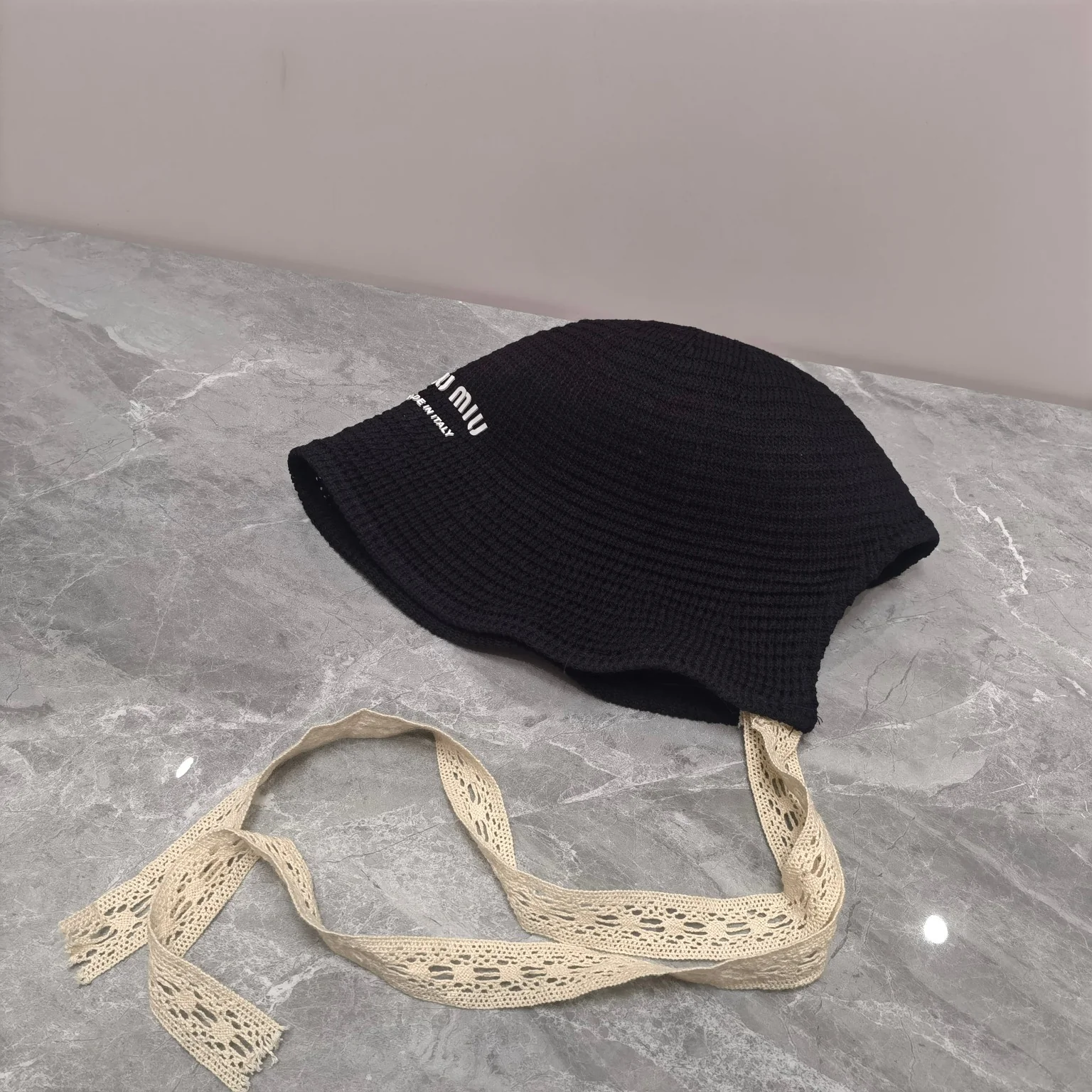 Miu Miu - Новая ажурная рыбацкая шляпа из тесьмы 2024 года