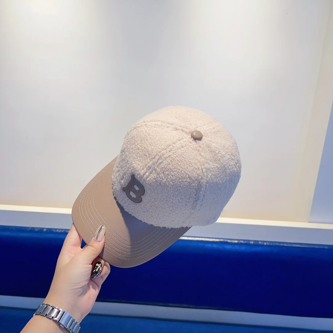 Бейсболка Balenciaga из овечьей шерсти