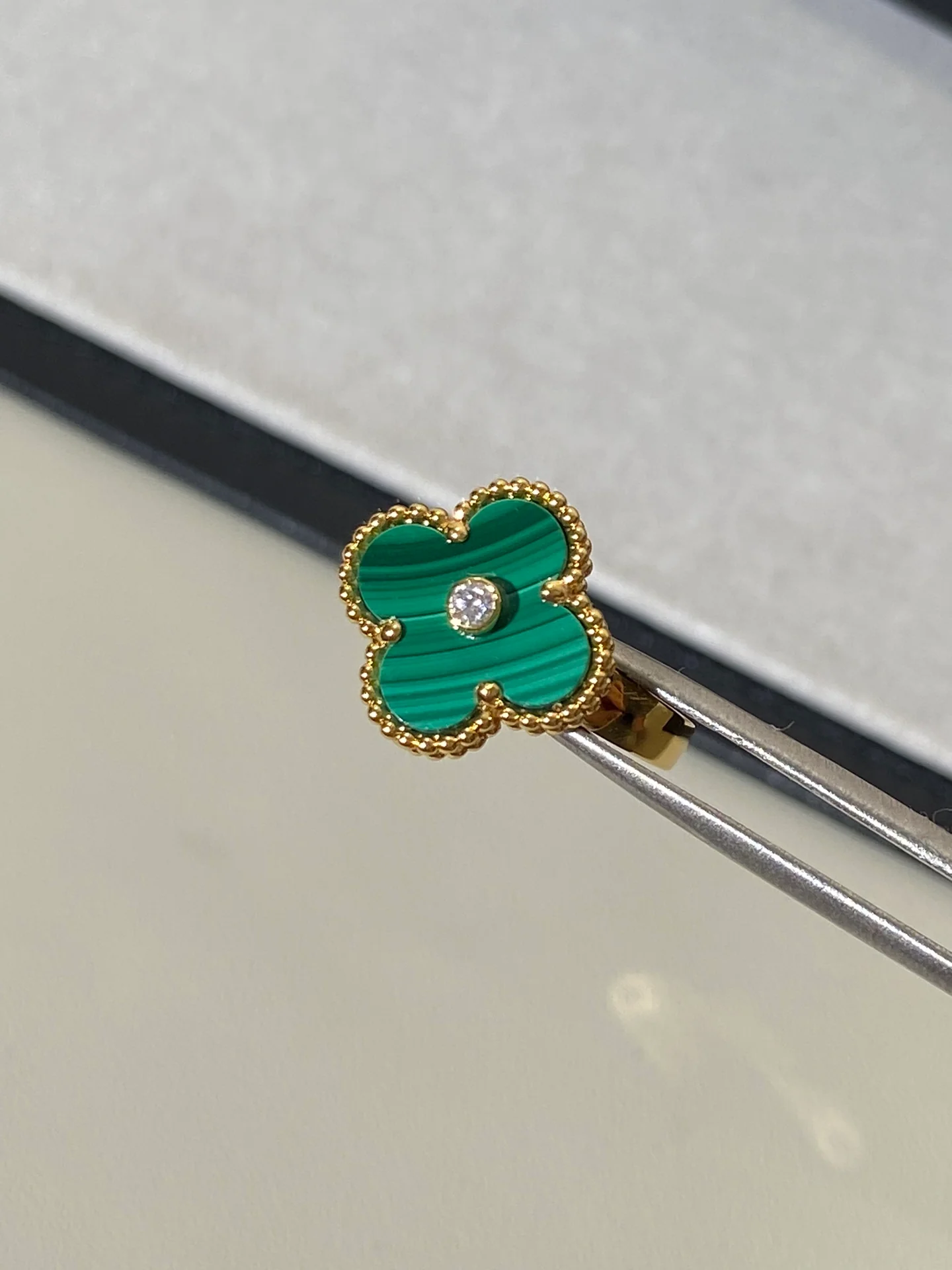 Ван Век - Кольцо 078