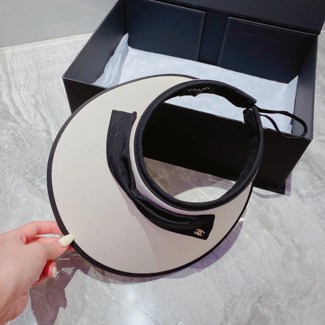 Новинка Chanel 2022 года - Солнцезащитная шляпа - Парик с открытыми губами - Белый