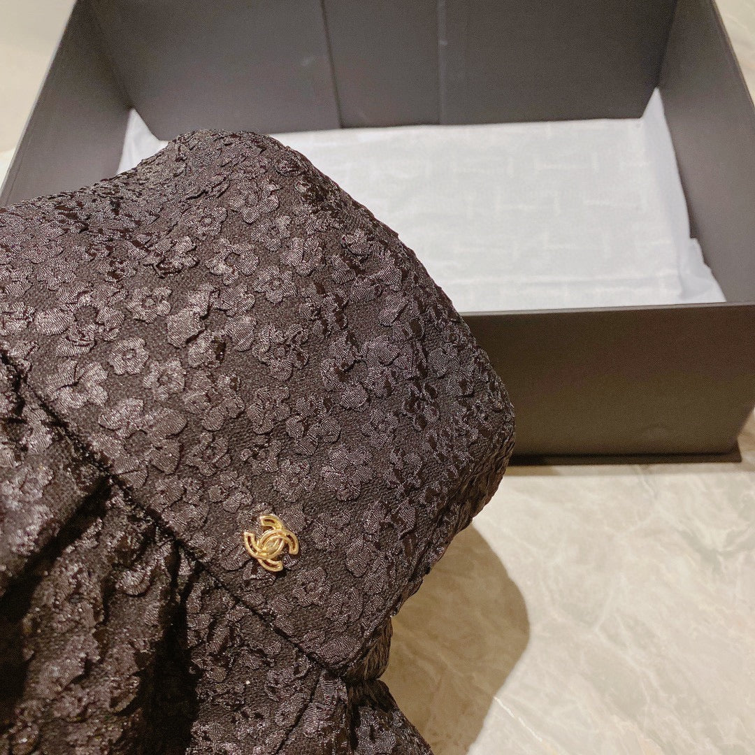 Солнцезащитная шляпа Chanel с цветочным принтом