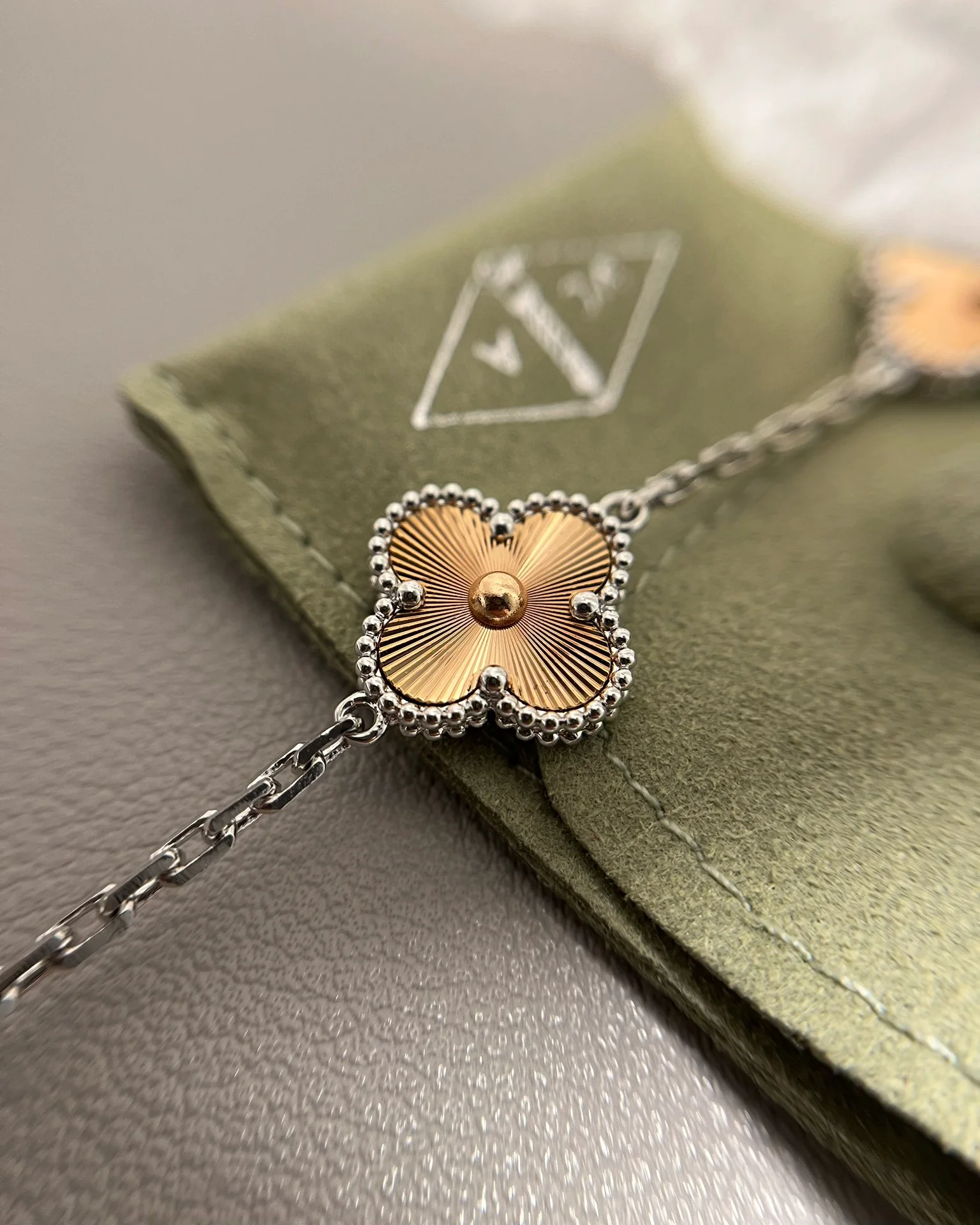 Van Vek - Браслет 023