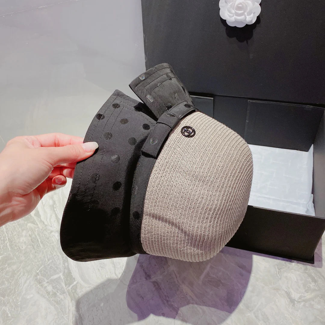 Chanel - Соломенная шляпа в стиле пэчворк