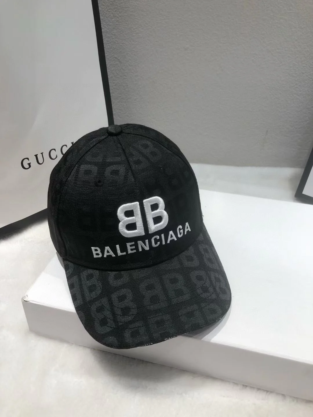 Бейсболка Balenciaga с вышивкой - 2