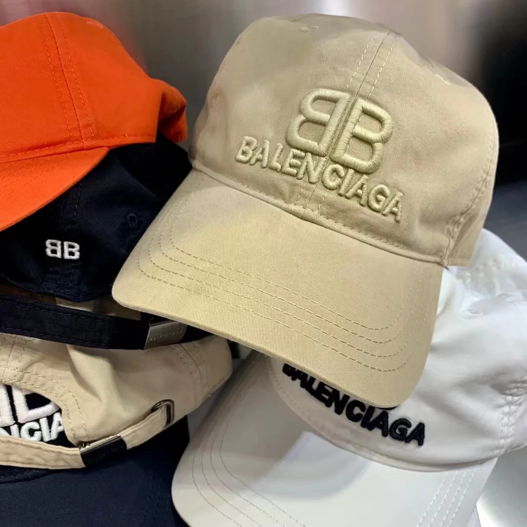 Бейсболка Balenciaga с вышивкой - 3