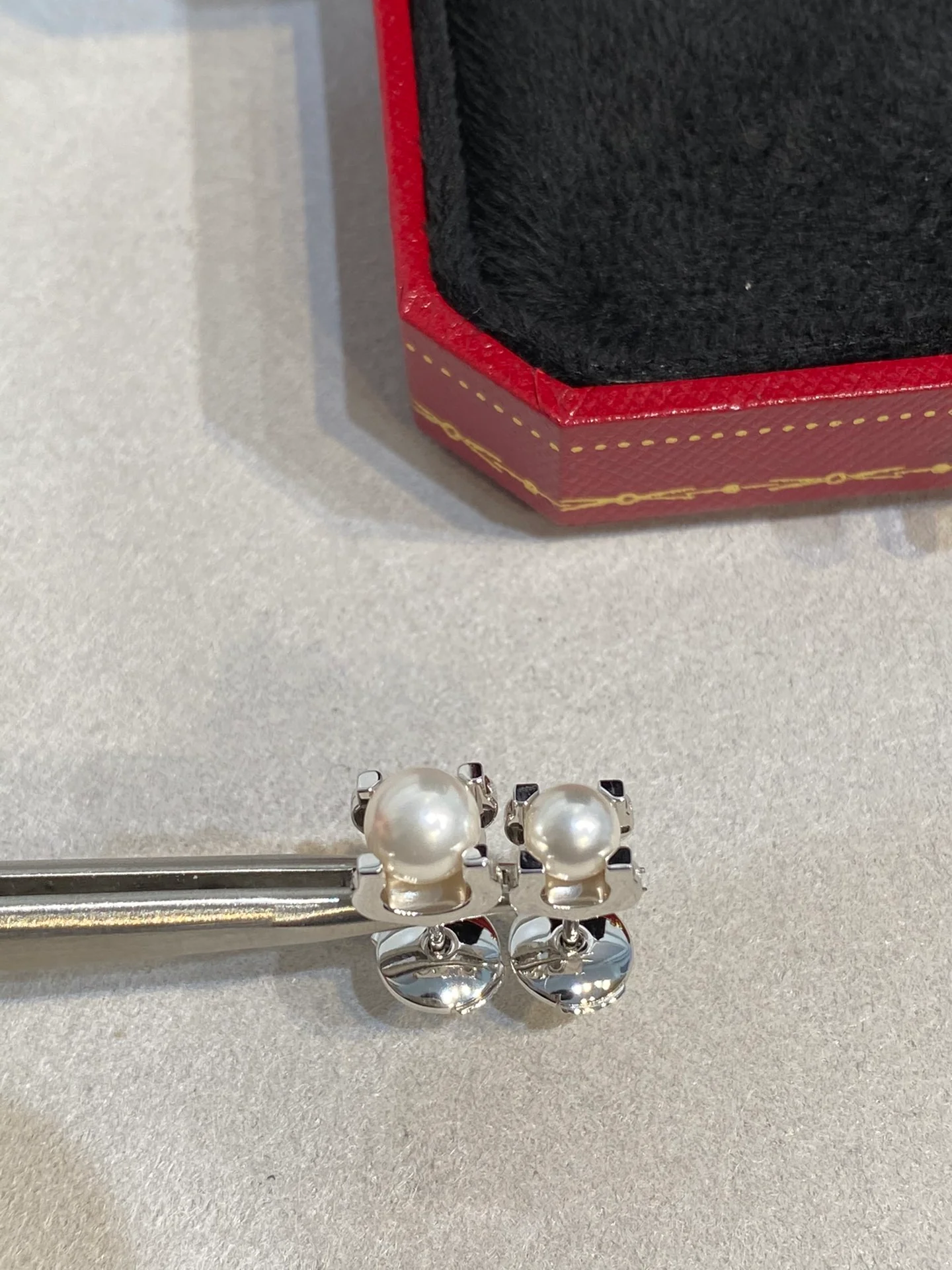 Серьги Cartier 019