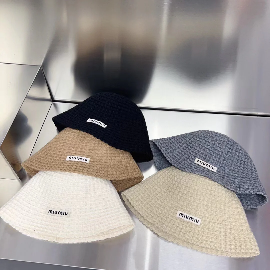 Miu Miu - Новая универсальная вязаная рыбацкая шапка 2023 года