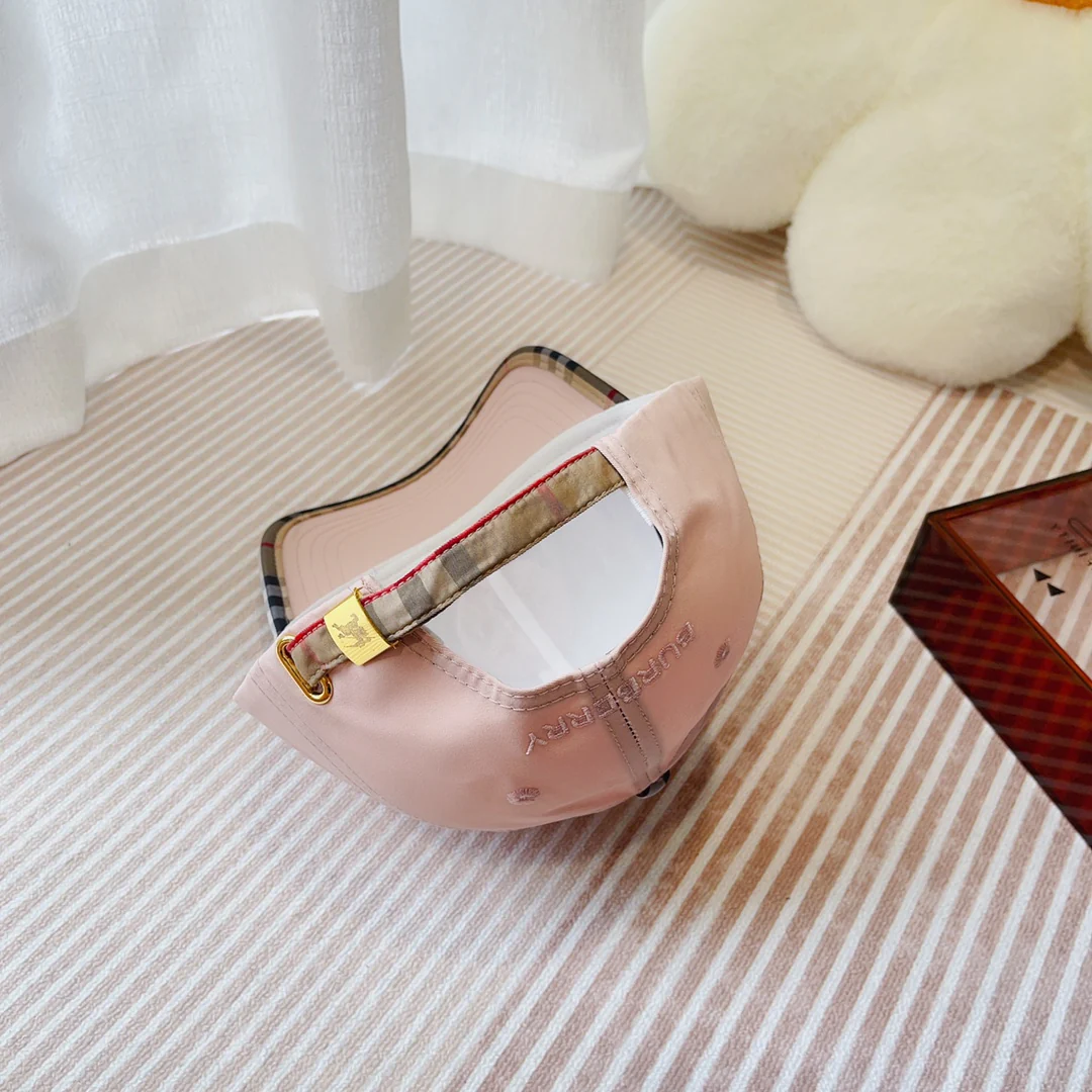 Новинка сезона весна/лето 2023 от Burberry - Худи