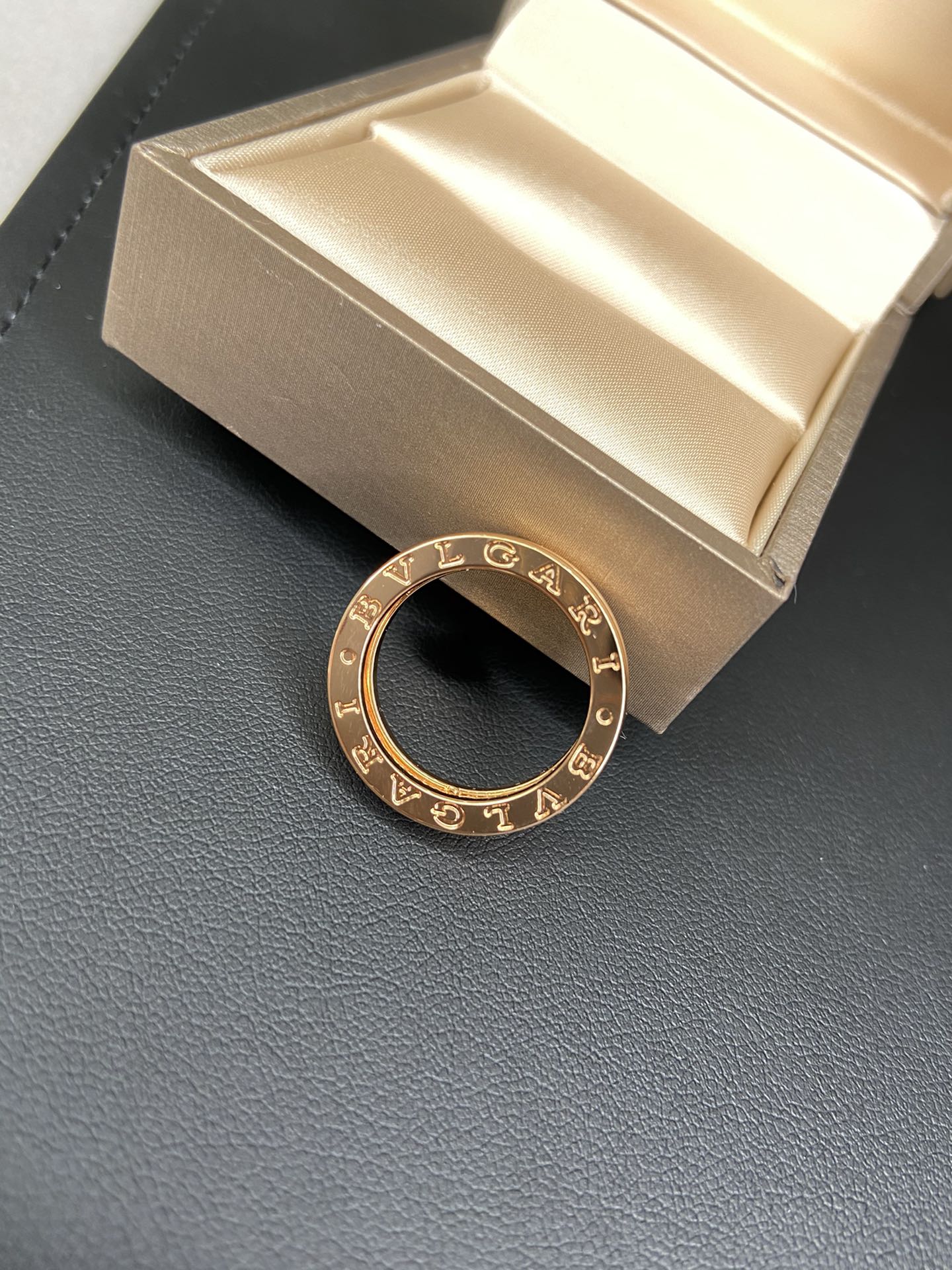 Кольцо Bvlgari 018