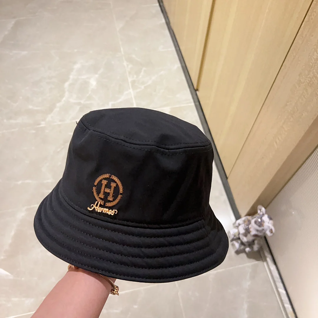 Новинка сезона весна/лето 2023 от Hermes - Панама - Черная