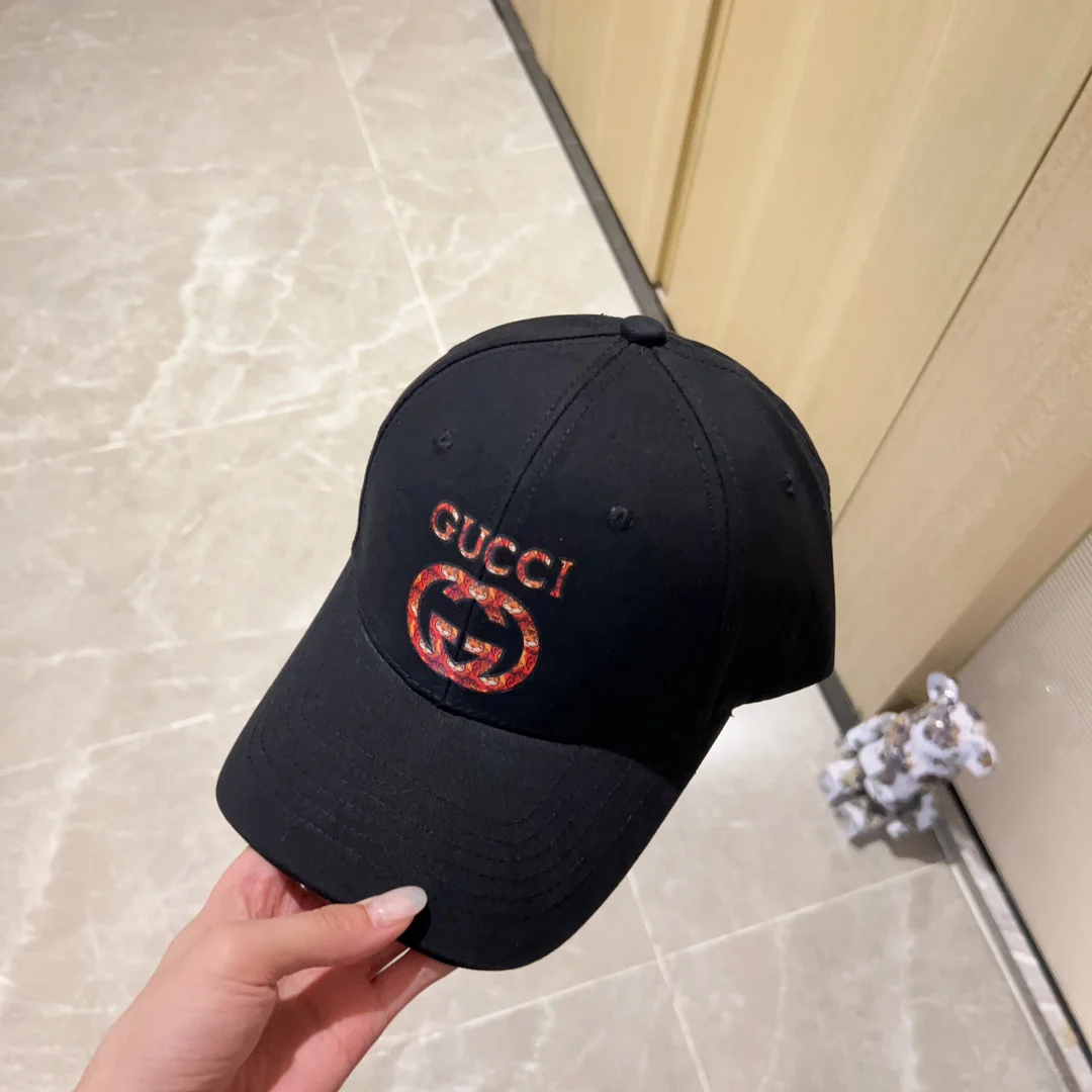 Бейсболка Gucci Весна/Лето 2023