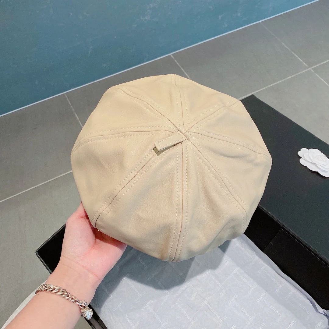 Берет из выстиранной кожи Saint Y.L.