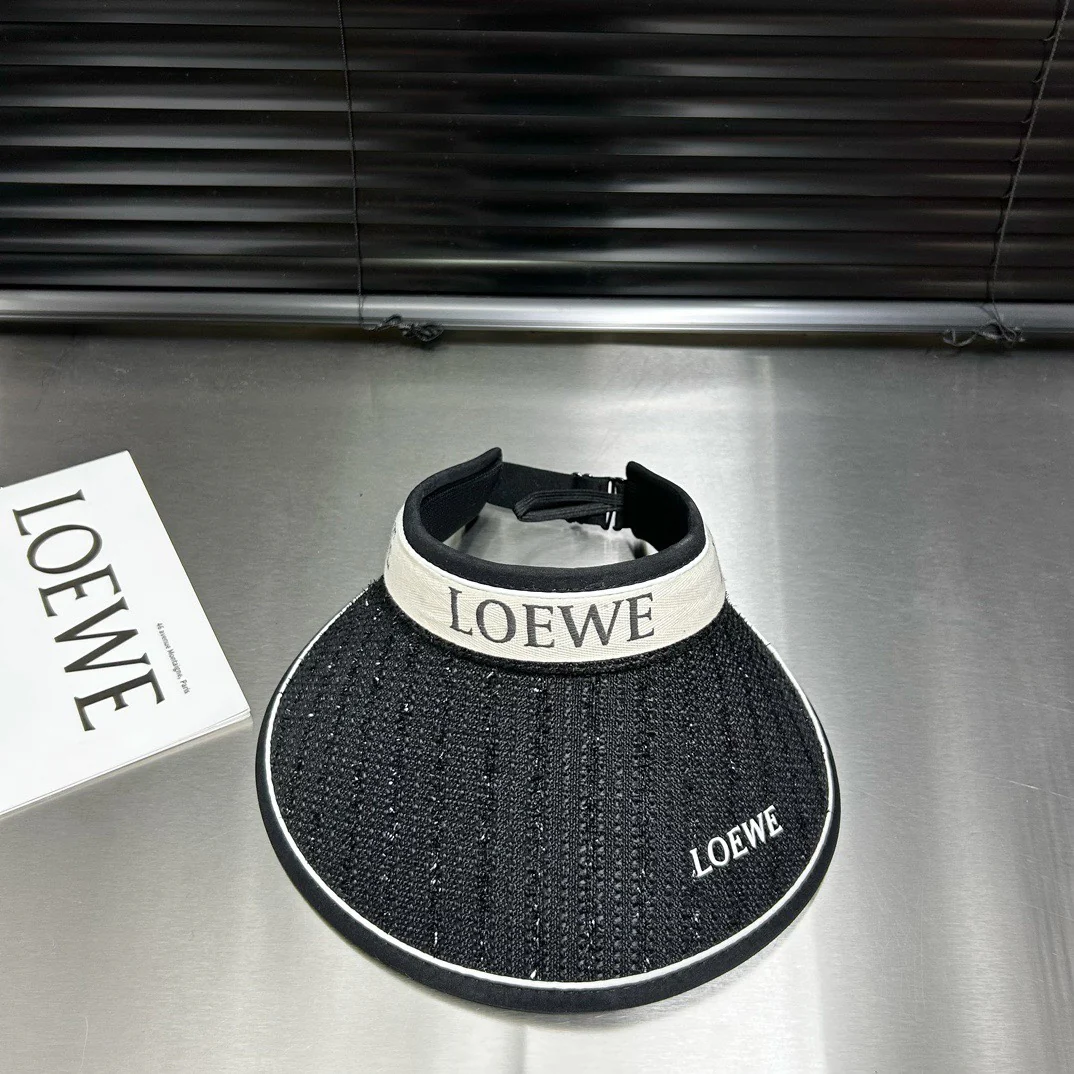 Новинка лета от LOEWE - Солнцезащитная шляпа из блестящей ткани