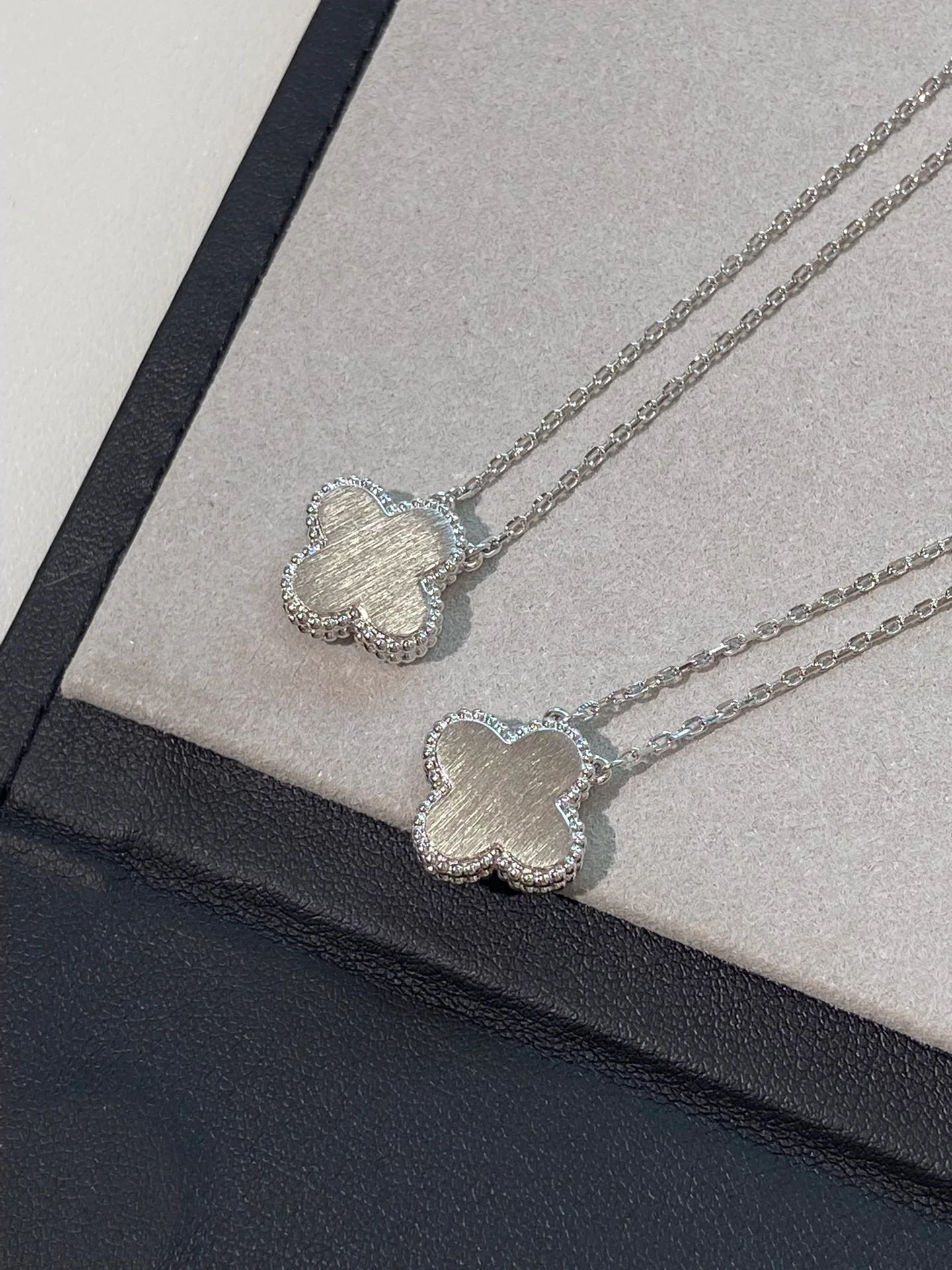 Van Vek - Колье 091