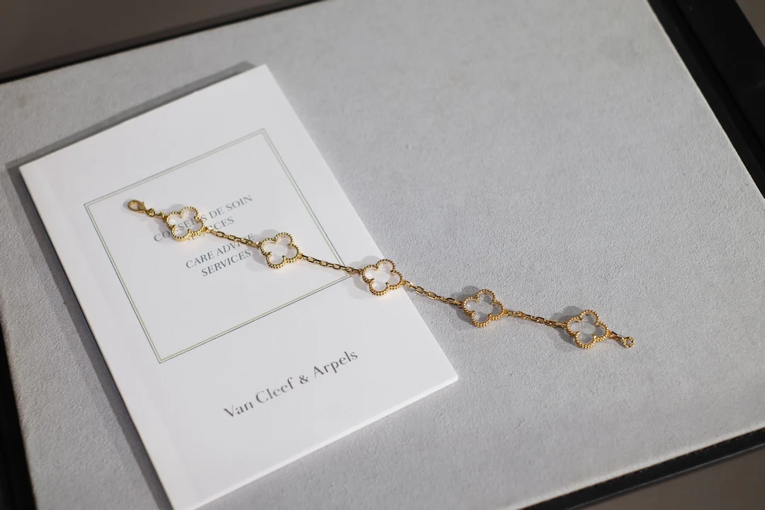 Браслет VCA - Изображение из коллекции - 1