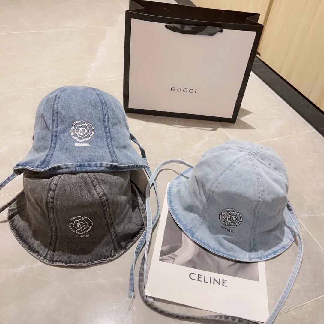 Новинка сезона весна/лето 2023 от Chanel - Ковбойская рыбацкая шляпа - Светло-голубая