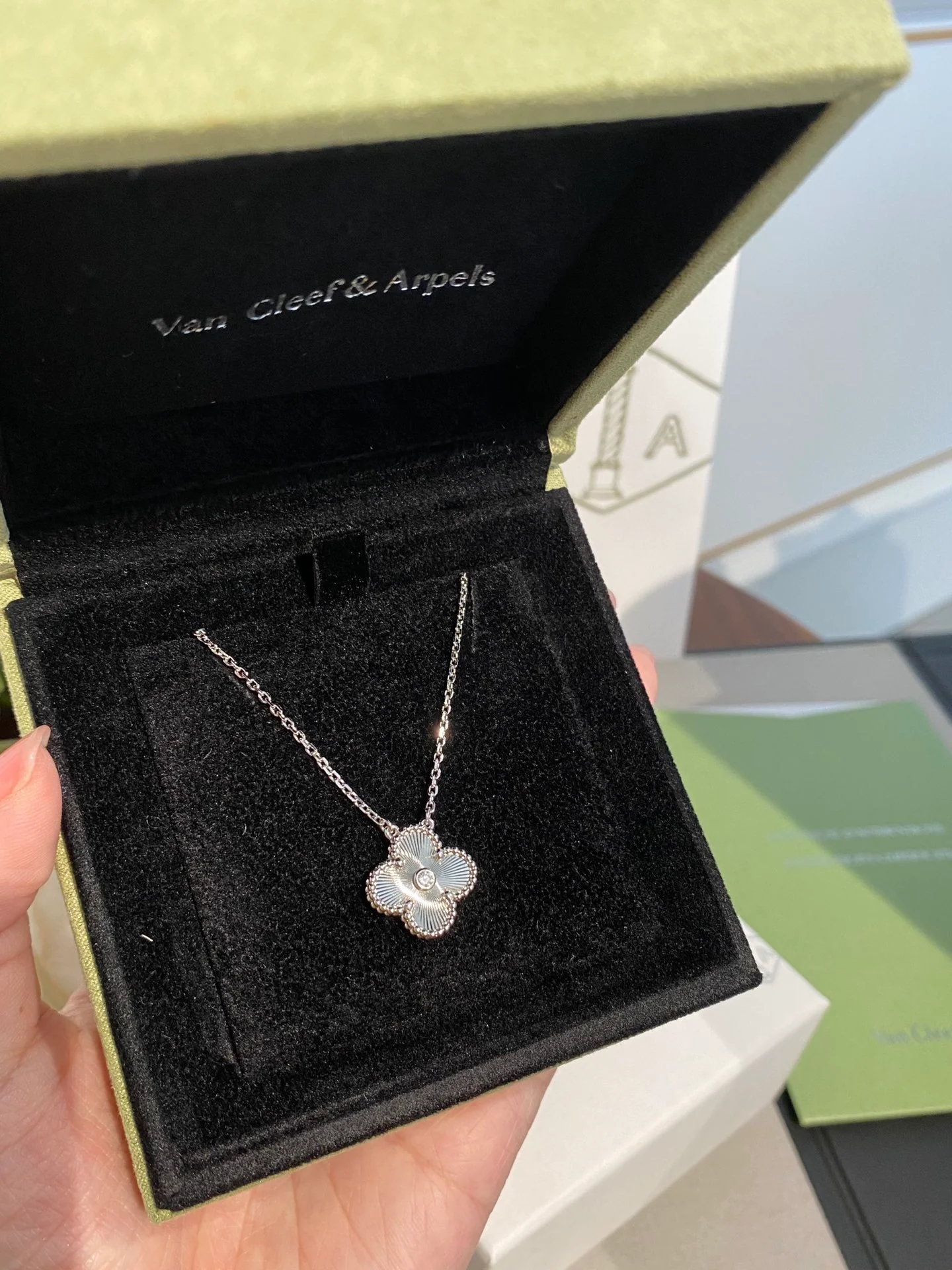 Ван Веккьо - Колье 133