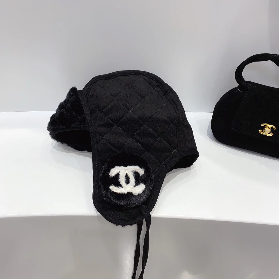 Chanel - Шляпа-?разрушитель ушей? - Черная