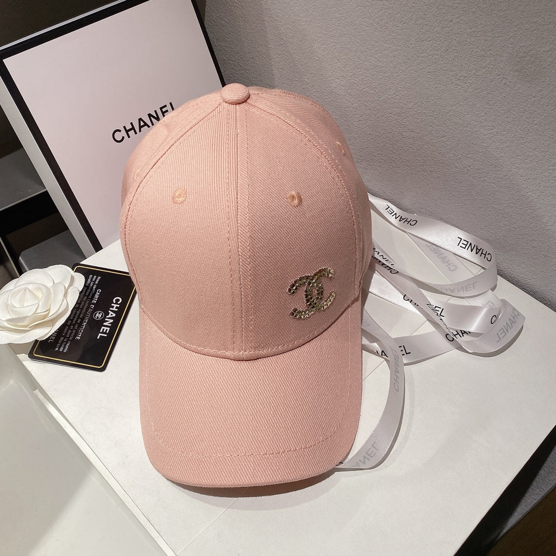Chanel - Розовая бейсболка