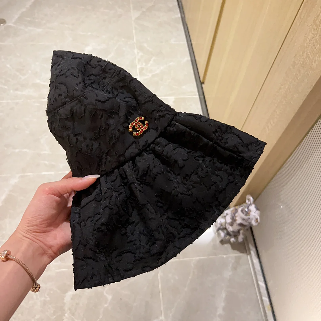 Новинка сезона весна/лето 2023 от Chanel - Складная рыбацкая шляпа - Черная