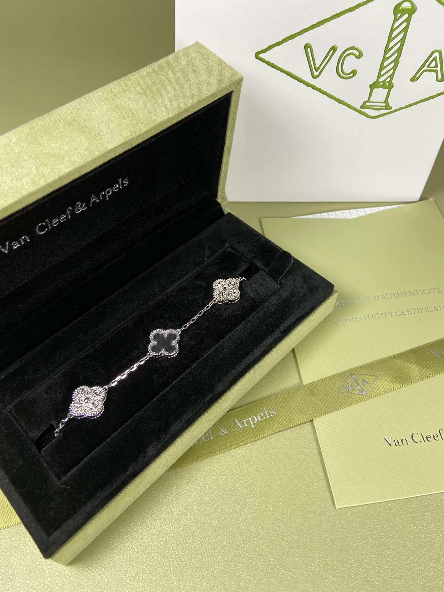 Van Vek - Браслет 043