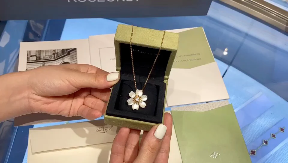 VCA - Колье из белого перламутра