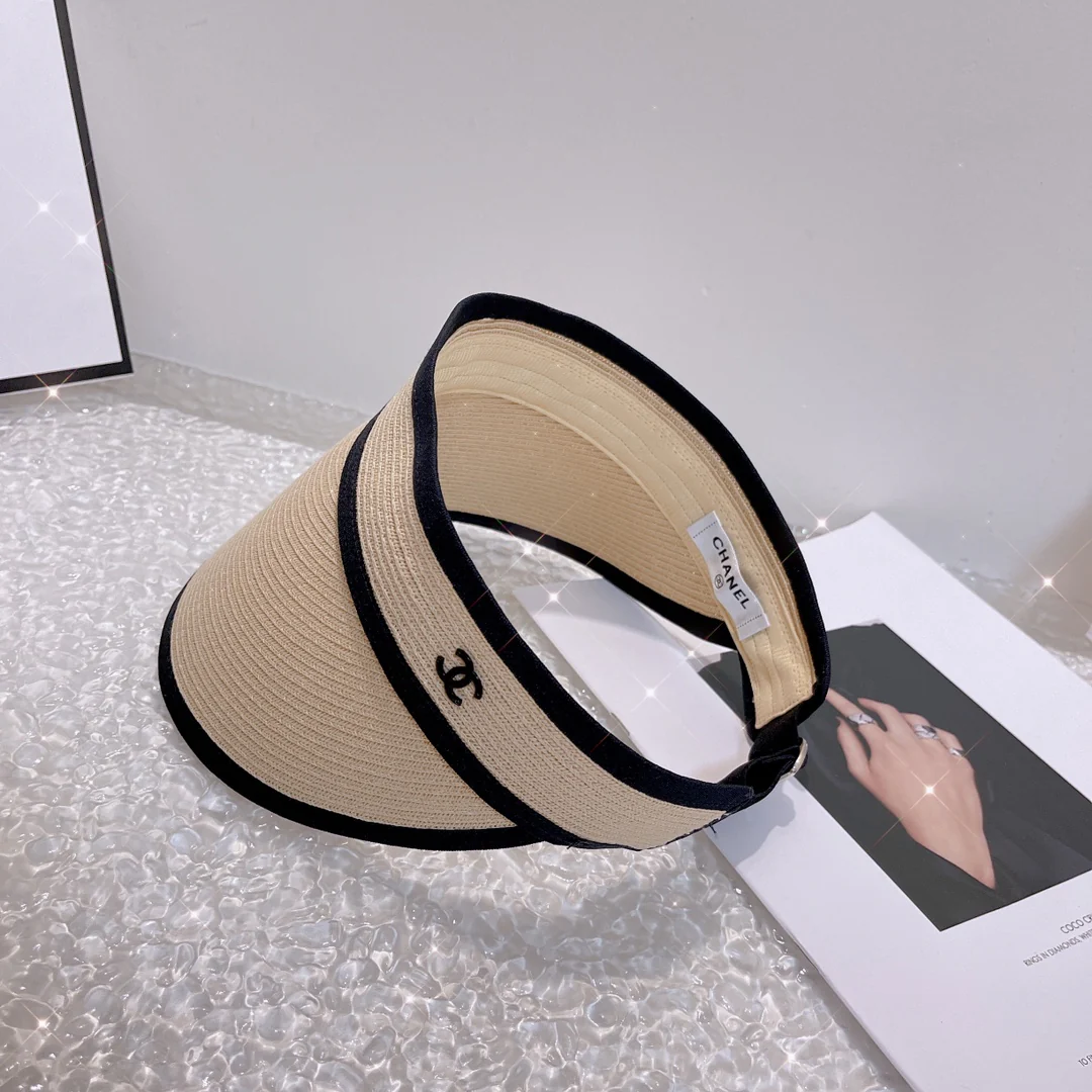 Регулируемая солнцезащитная шляпа Chanel с открытым верхом