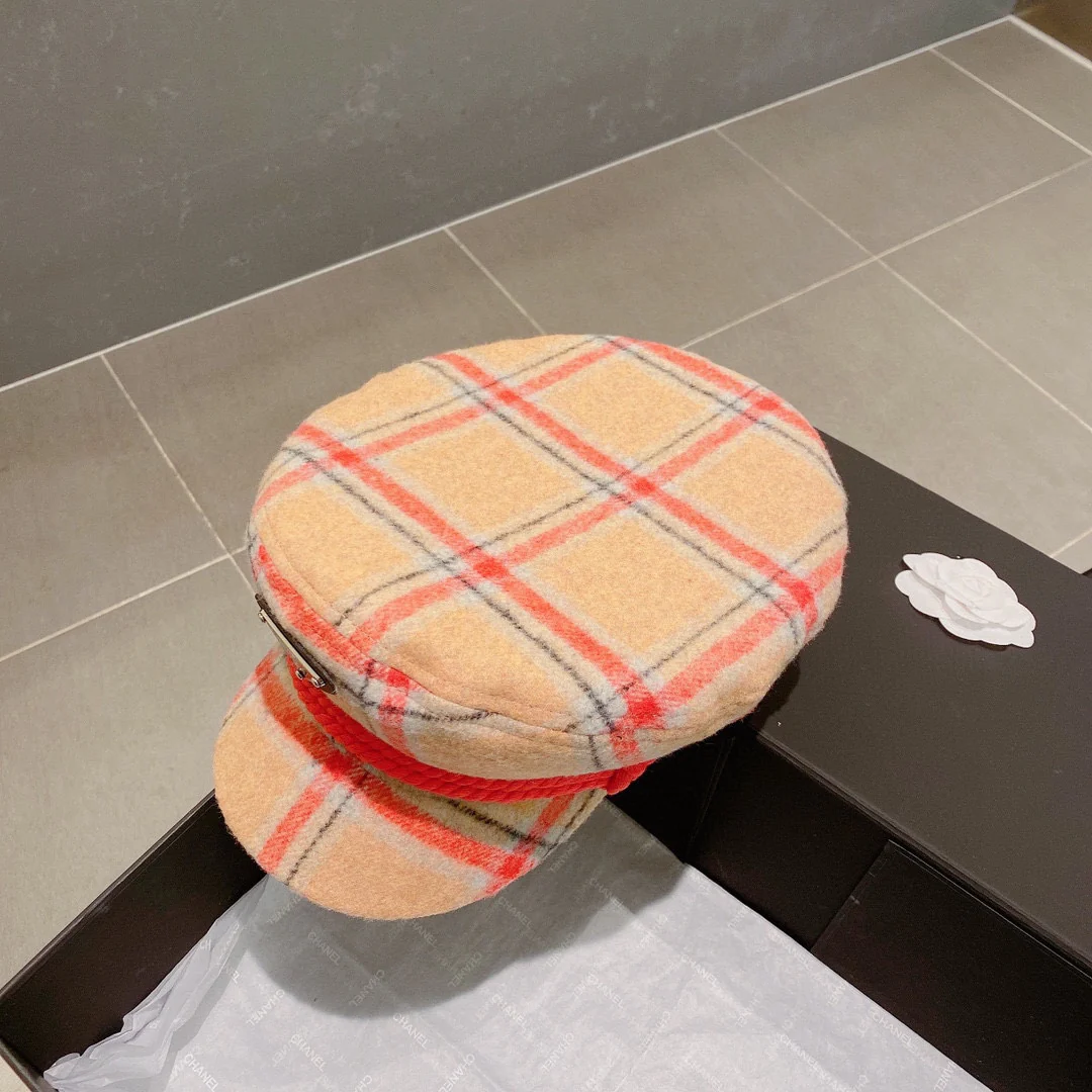 Кашемировая военная кепка Prada с отворотом