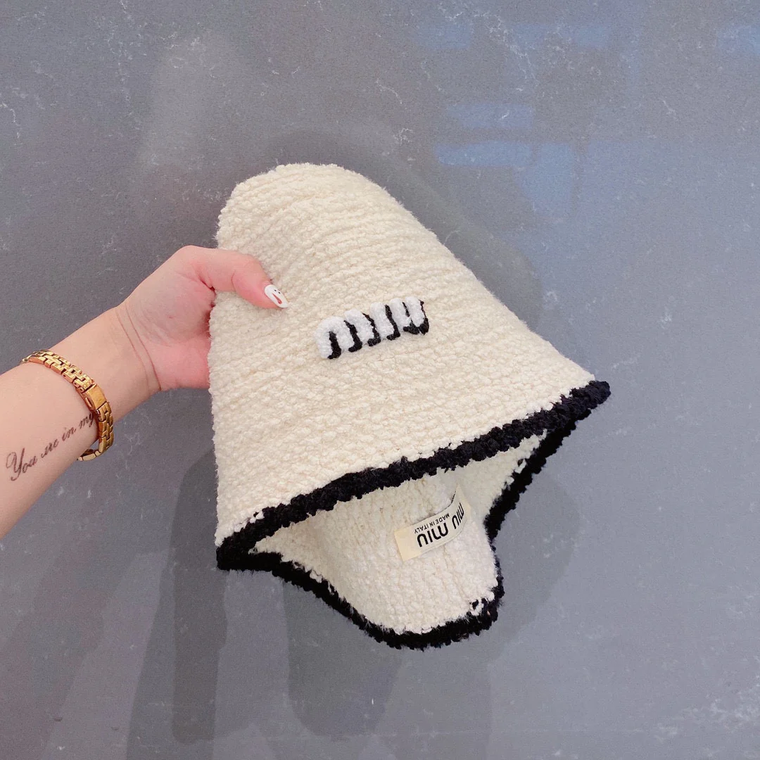 Miu Miu - Вязаная рыбацкая шапка - Белая - 1