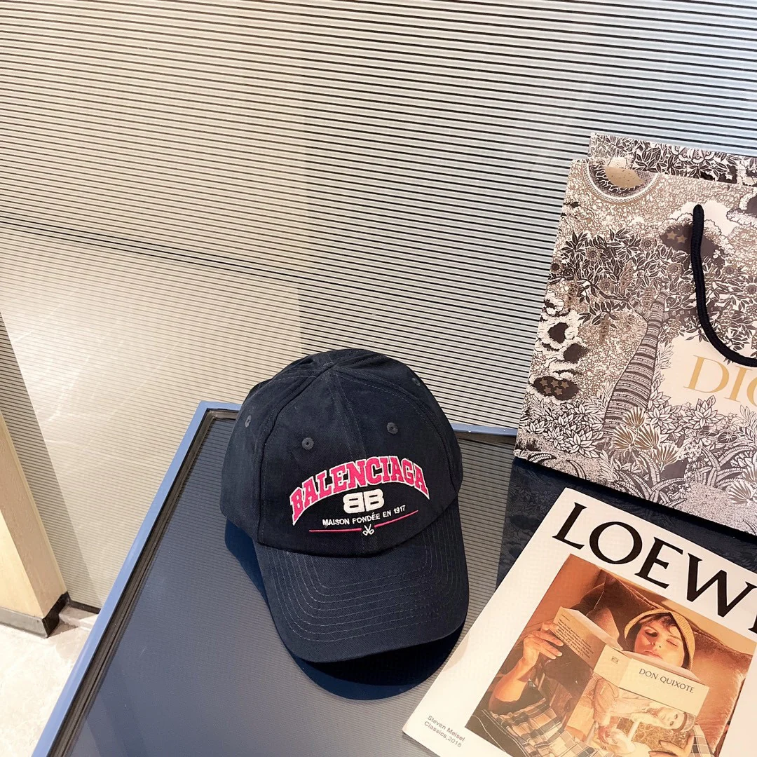 Новинка Balenciaga 2022 года - Бейсболка (такая же, как в бутике) - 1 шт.