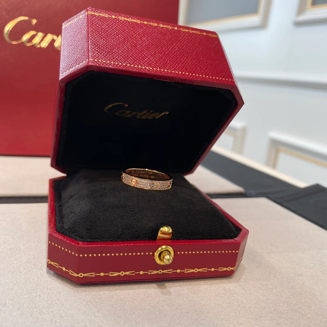 Кольцо Cartier Love - Starry Night в смелом дизайне