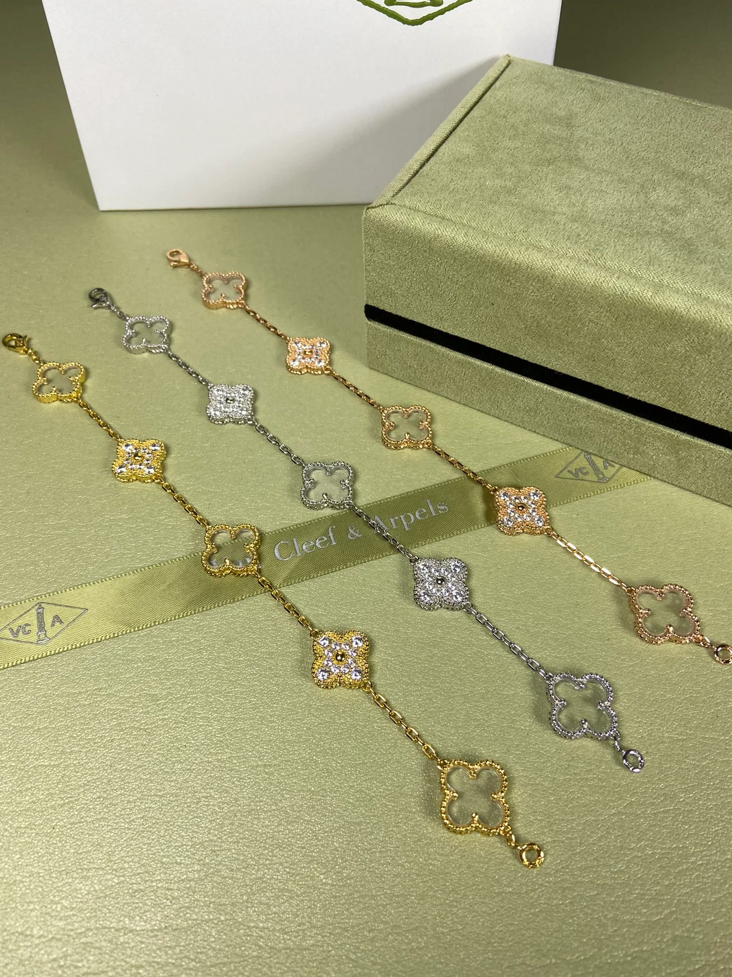 Van Vek - Браслет 043