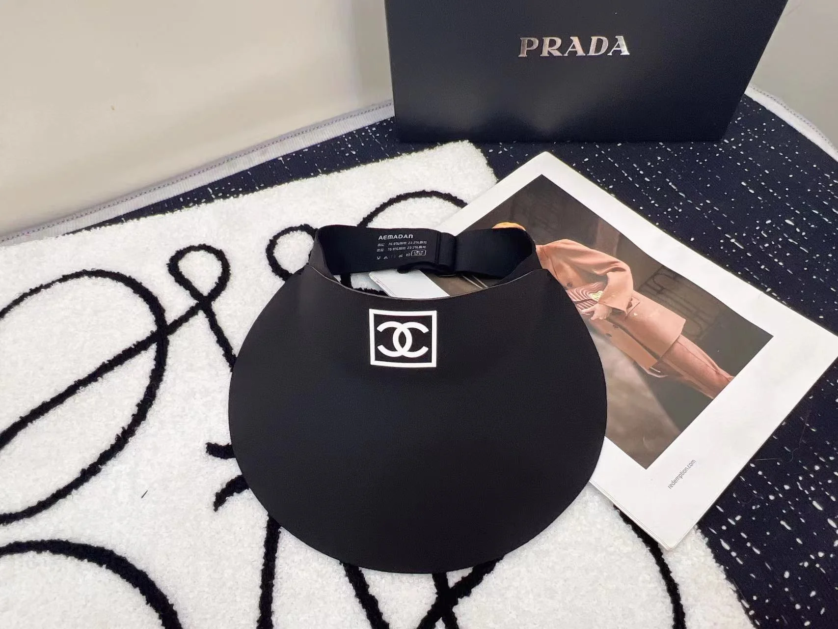 Новая минималистичная и элегантная солнцезащитная шляпа Chanel 2024 года