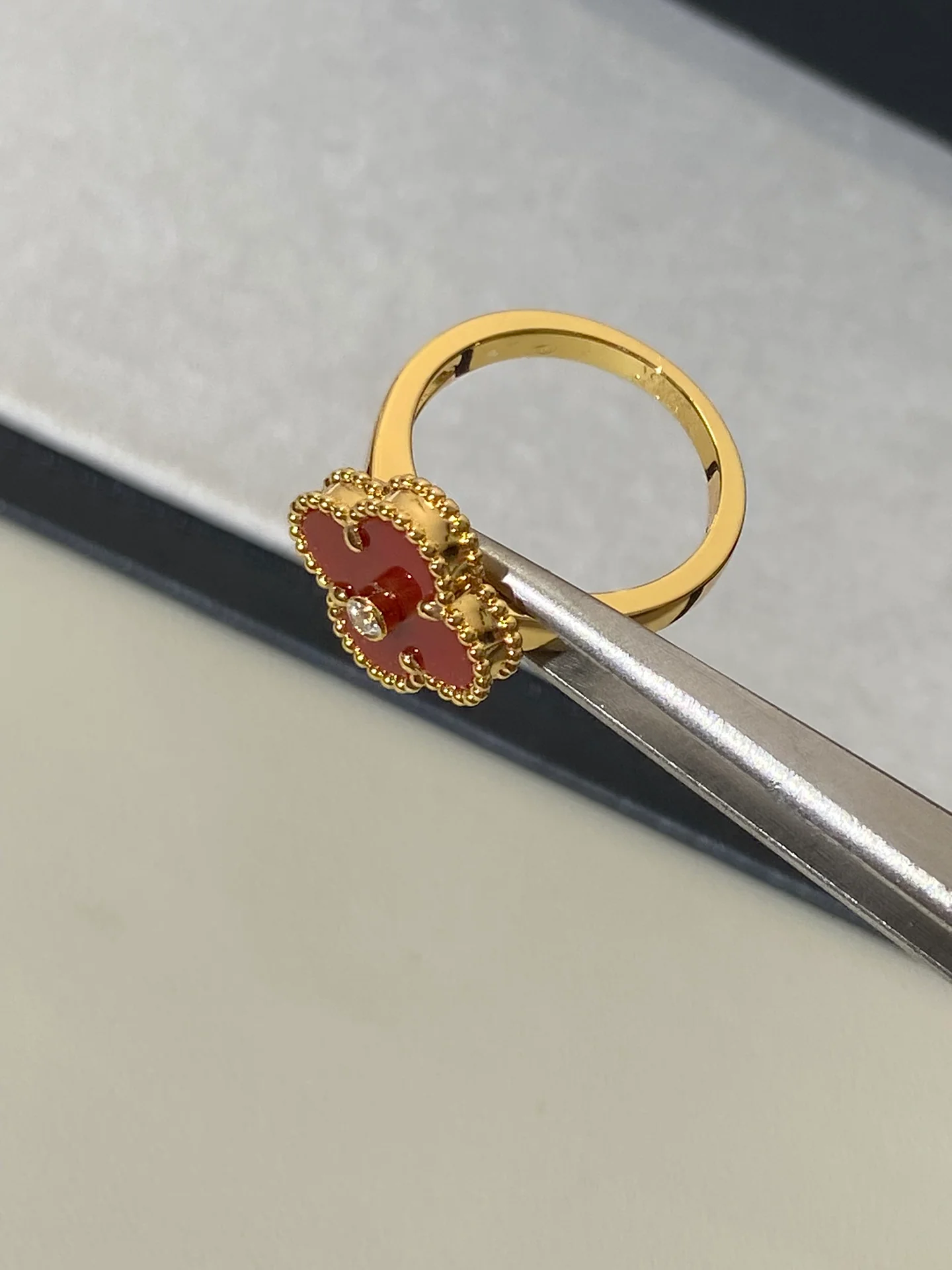 Ван Век - Кольцо 077