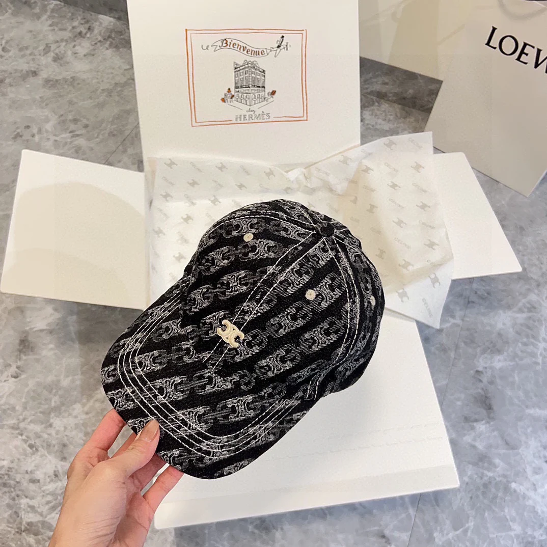 Celine - Новая ретро-бейсболка из джинсовой ткани, 2024 год.