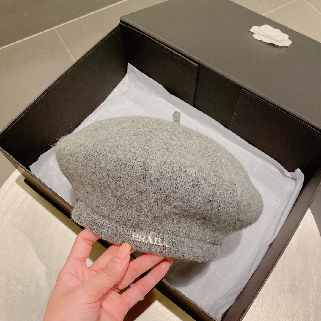 Prada - Вязаный берет - Серый