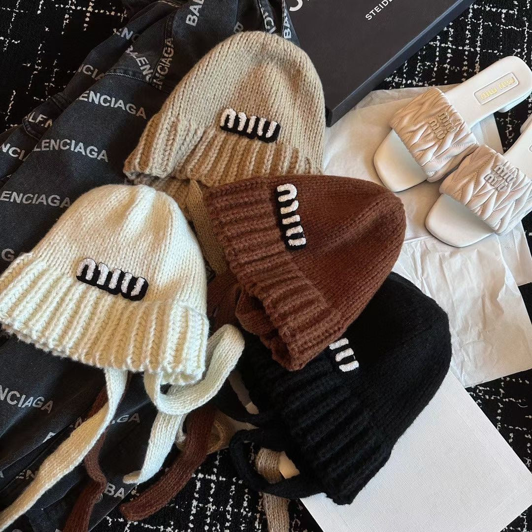 Miu Miu - Шерстяная шапка в корейском стиле с косичками