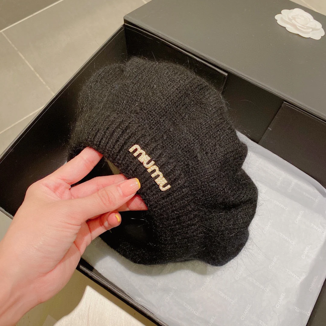 Miu Miu - Вязаный берет из кроличьего меха - Черный