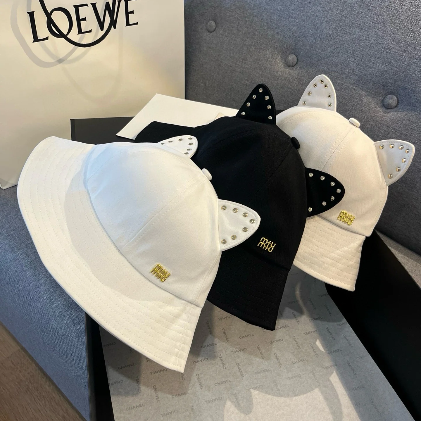 Рыбацкая шляпа Miu Miu с кошачьими ушками - Черная - 1