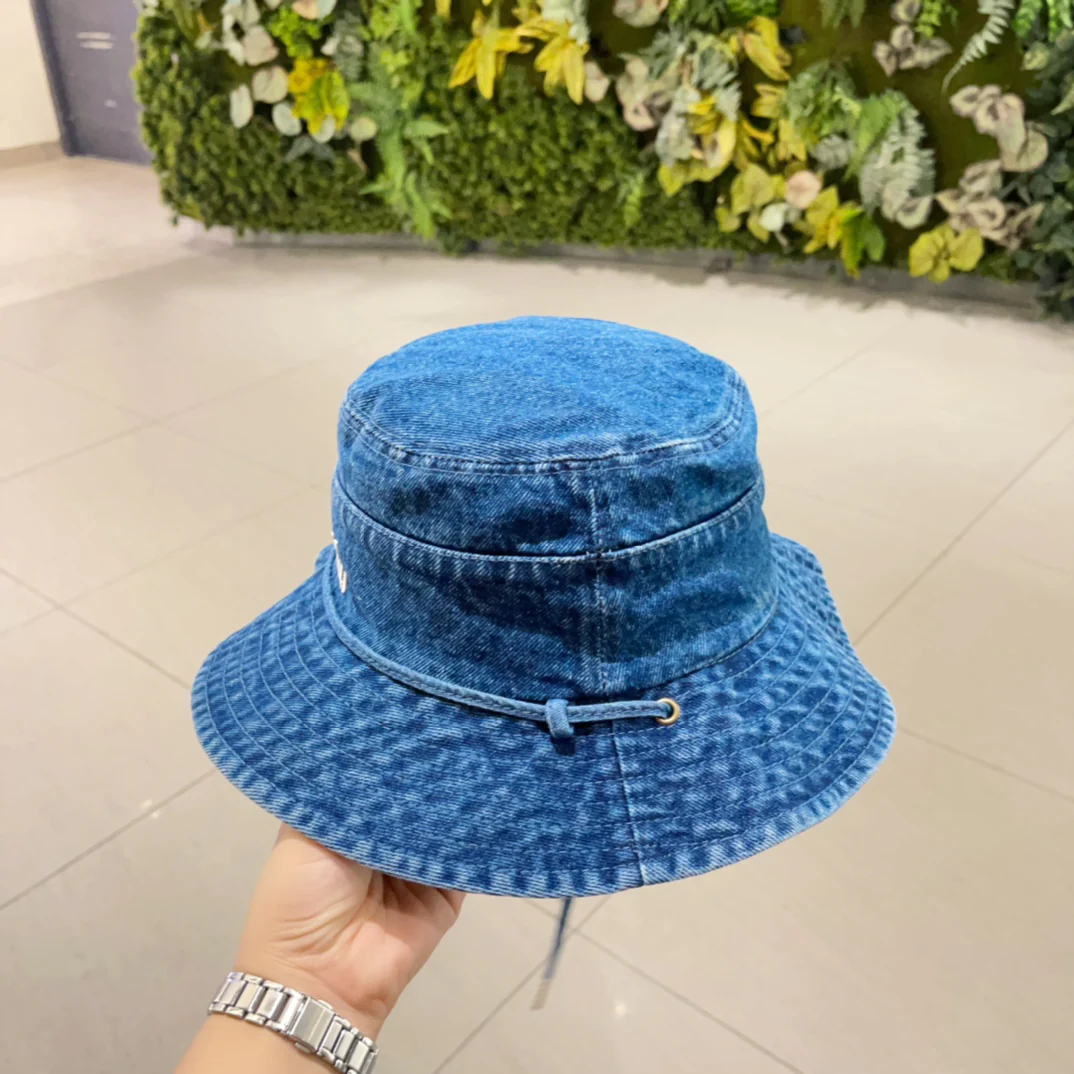 Панама Miu Miu в ковбойском стиле на шнуровке