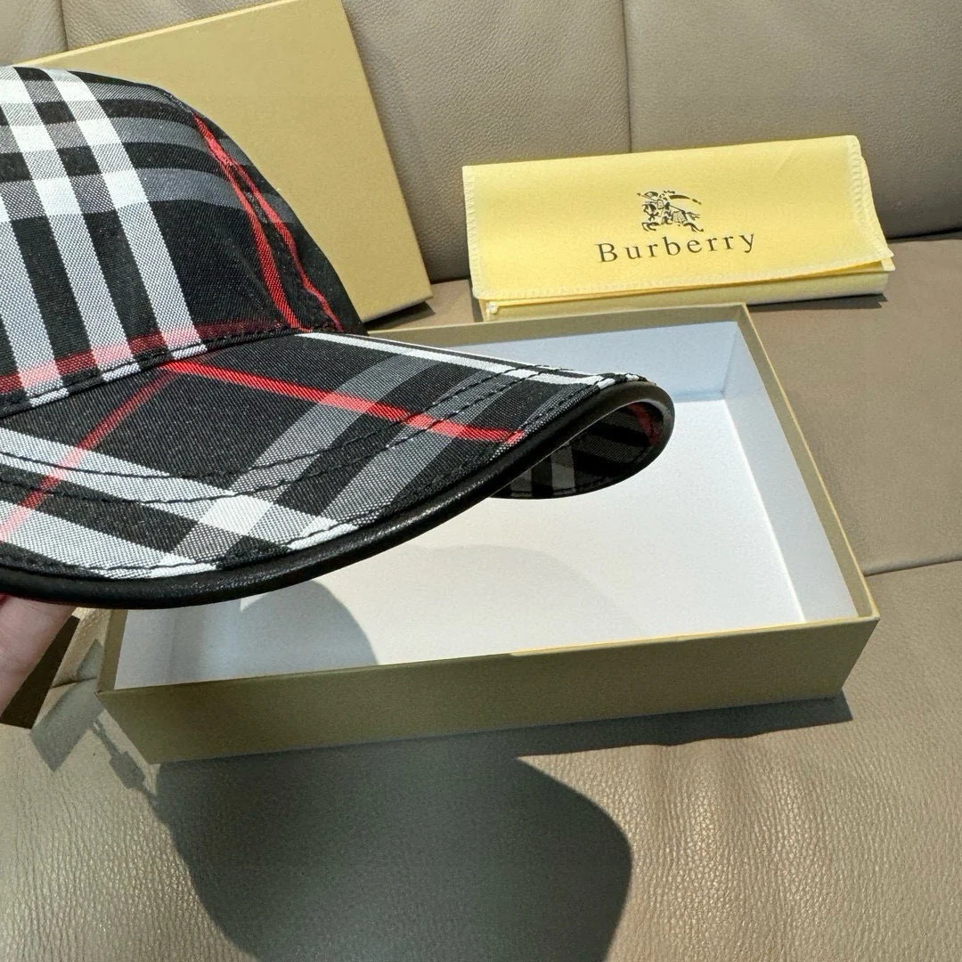 Бейсболка Burberry Classic Check - Черная - 1