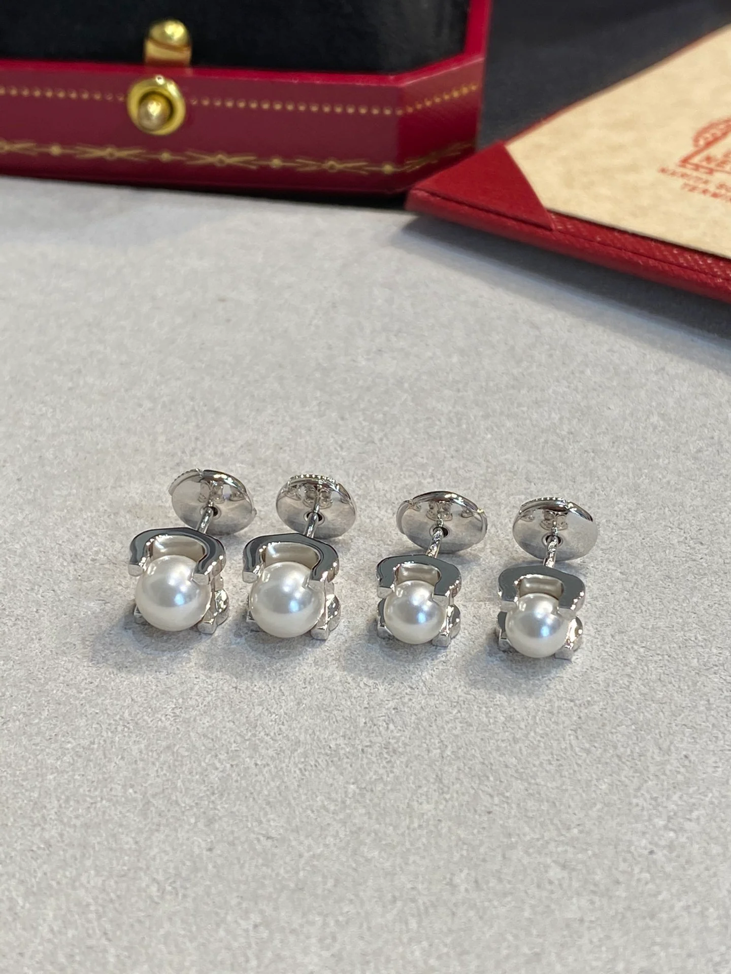 Серьги Cartier 019