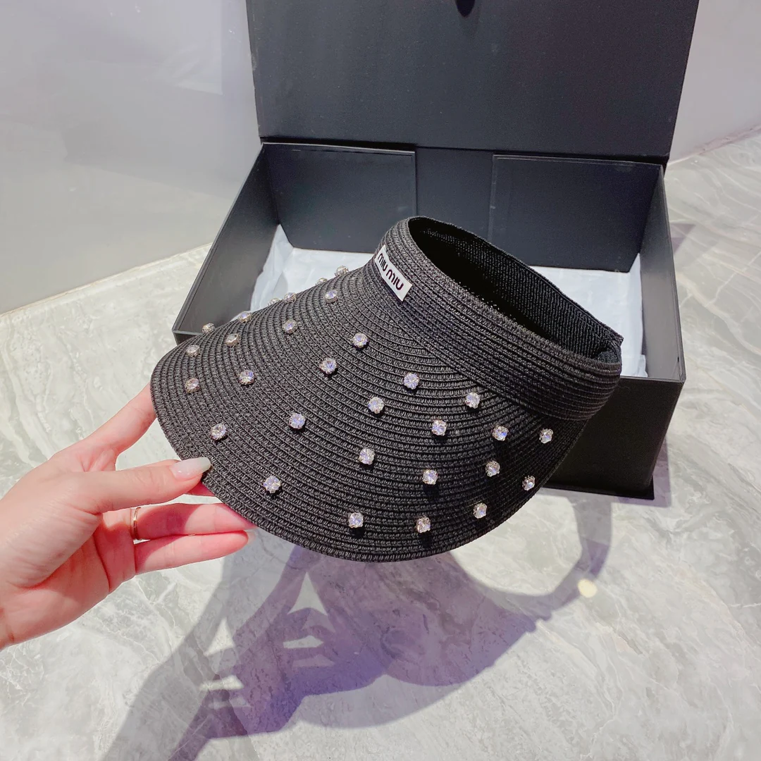 Солнцезащитная шляпа Miu Miu с открытым верхом и стразами