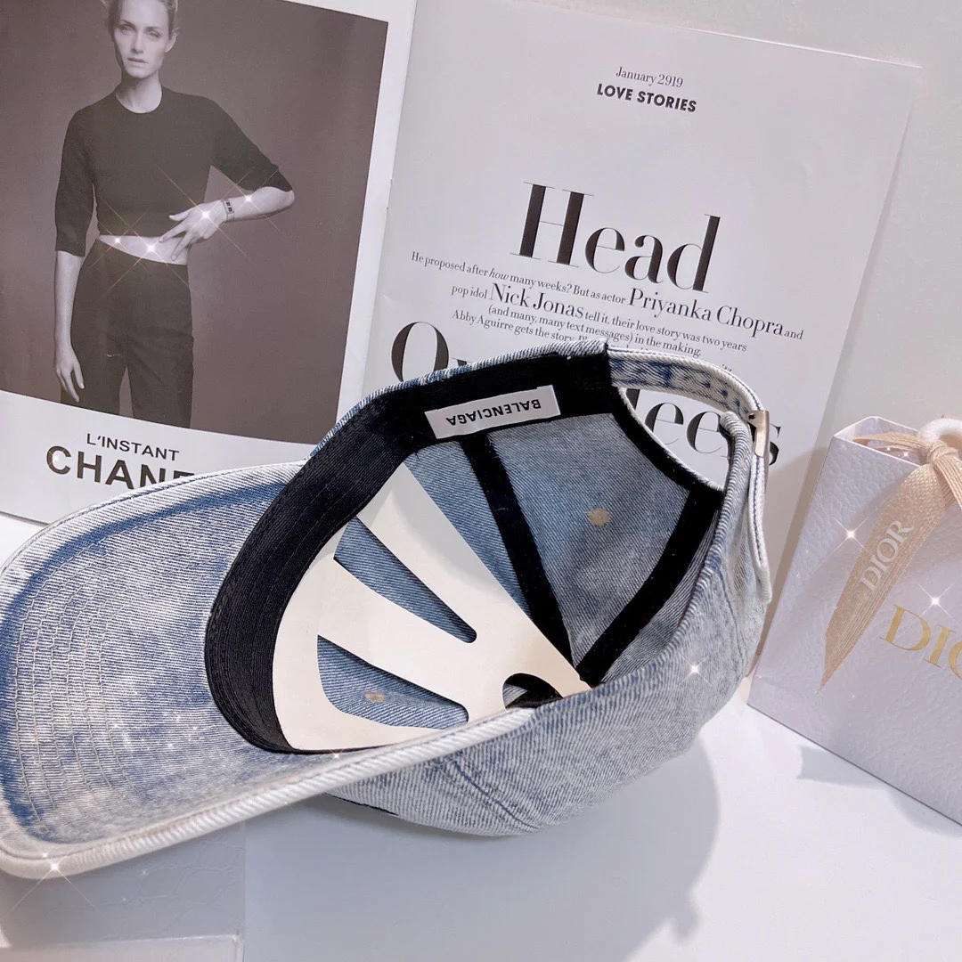 Balenciaga - Бейсболка из выстиранного денима - 1