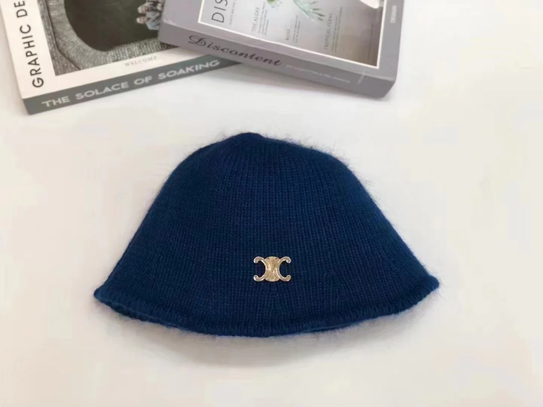 Селин - Вязаная рыбацкая шапка