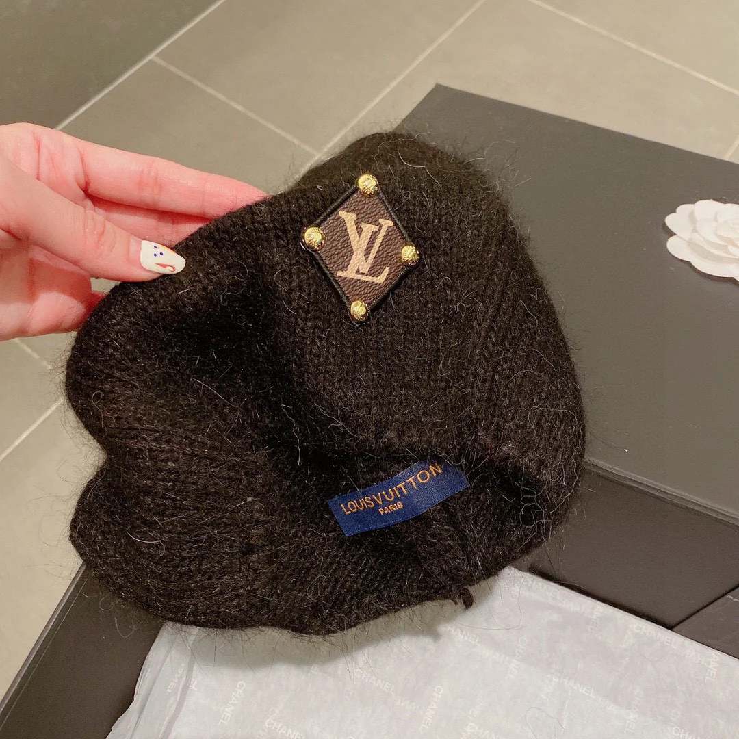 LV - Шерстяная вязаная шапка-бини