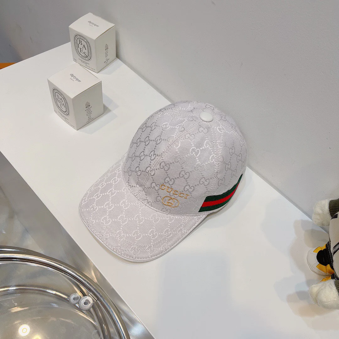 Классическая холщовая бейсболка Gucci с небольшой вышивкой - 196nk4