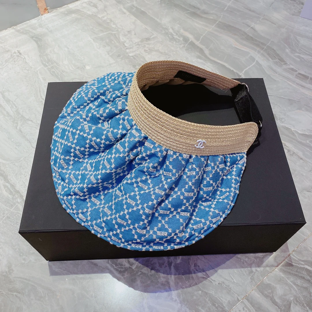 Chanel - Солнцезащитная шляпа из джинсовой ткани - 1