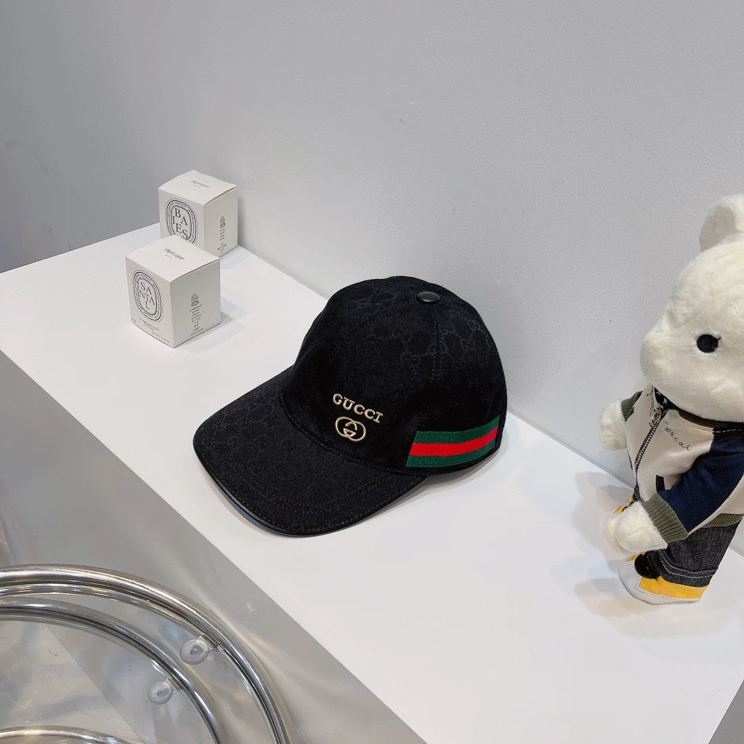 Классическая холщовая бейсболка Gucci с небольшой вышивкой - черная